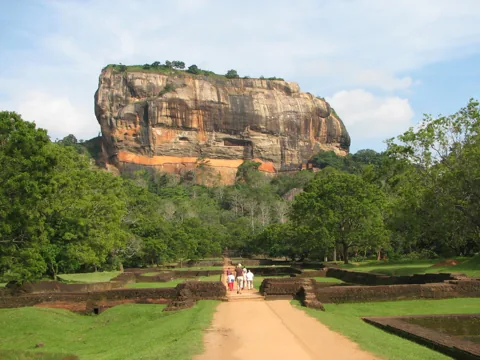 Sri Lanka tour packages with room for you